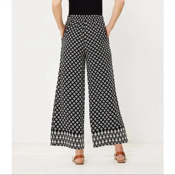 LOFT Wide Leg Pants The Pull On Black White Geometric Cropped Small Petite - Picture 3 of 13